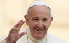VIDEO LIVE  -- Cum arată Vaticanul după anunțul morții Papei Francisc. Oamenii au început deja să se adune în Piața San Pietro  