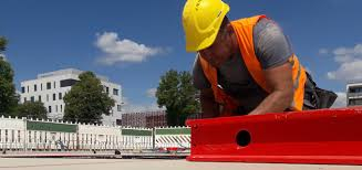 Constructorii caută oameni cu lumânarea. Iașul oferă 67 de locuri de muncă, cu salarii de la 4.000 lei