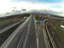Peste 16 km din cei 32 de km ai variantei ocolitoare Bacău vor fi la profil de autostradă și fac parte din autostrada A7 care va brăzda Moldova de la Nord la Sud. Proiectul este în lucru și are mari ș