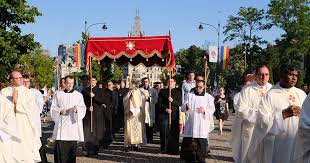 Procesiune solemnă de Trupul și Sângele Domnului la Iași. Mii de credincioși vor însoți Sfânta Împărtășanie pe străzile orașului
