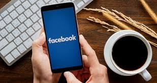 FACEBOOK VA ÎNLĂTURA POSTĂRILE – DEZINFORMĂRI, INCLUSIV DESPRE CORONAVIRUS. CE MODIFICĂRI PUTEM FACE LA PROFIL PENTRU A NE PROTEJA DATELE PERSONALE