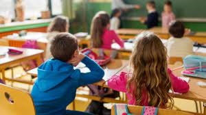 Revenirea la rutina școlară, o nouă provocare pentru elevi