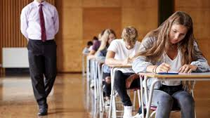 Profesorii vor fi plătiţi pentru asistenţa şi evaluarea lucrărilor de la examenul naţional de bacalaureat la fel ca în 2024