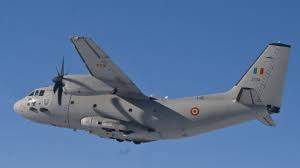 Patru pacienți COVID, transportați de la București în Moldova cu o aeronavă militară