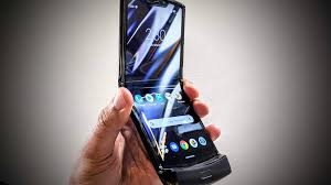 Motorola a răspuns oficial. Rezistă Razr, telefon de 8.000 de lei, doar un an?