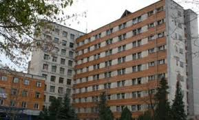 Medicii cu vechime renunță la posturile de la Spitalul Județean Botoșani. Ei vor fi înlocuiți de rezidenți