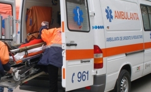 ULTIMA ORĂ Incendiu într-un bloc din Piatra Neamț: 5 persoane au fost transportate la spital