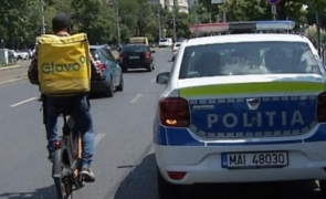 Înșelăciune la pachet - Un livrator de mâncare din Suceava a fost păcălit grav