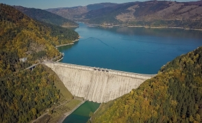 Posibilă poluare a râului Bicaz, unde mai mulţi peşti plutesc pe luciul apei - A fost transmis mesaj RO-Alert pentru a informarea locuitorilor din patru comune