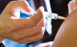 Salvarea vine tot din America: A început cel mai amplu test clinic pentru un potenţial vaccin anticoronavirus