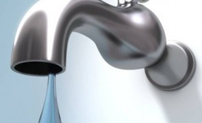 Primarul din Bacău anunţă că s-a finalizat umplerea rezervei de apă a oraşului şi ar trebui să fie funcţională în curând/ Locuitorii din oraş încă nu au apă potabilă