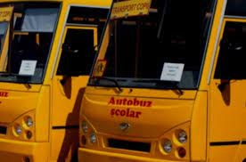 Autovehiculele şcolare nu pot transporta decât elevi şi profesori