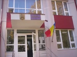După ce a încercat să dea foc unor dosare, o grefieră de la Parchetul Vaslui a încercat să-și ia viața