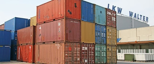 16 containere încărcate cu deşeuri, depistate în Portul Constanţa Sud Agigea. În documentele vamale era trecut că în containere se află obiecte de uz casnic