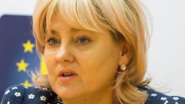 Cursuri online în 6 clase, după apariţia unor cazuri de COVID-19
