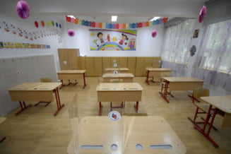 Scolile si gradinitele raman inchise pana in ianuarie 2021. Elevii fac cursuri online si in urmatoarele doua saptamani