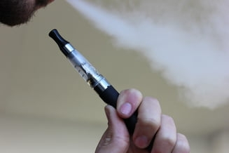 SUA au prezentat noi date despre cauzele afecțiunilor pulmonare asociate utilizării țigărilor electronice 