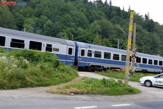 Un tren a lovit o duba in Suceava: O persoana a murit