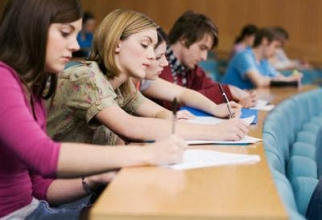 Schimbare majoră pentru toți studenții - Examenul și lucrarea de licență, obligatorii la toate facultățile