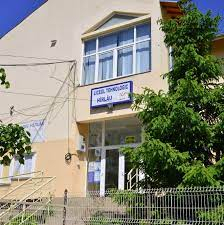 Tinerii din Hârlău își fac loc pe agenda administrației locale
