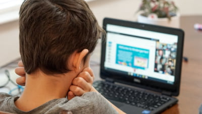 Elevii de la Școala Podriga, care a luat foc, vor învăța online