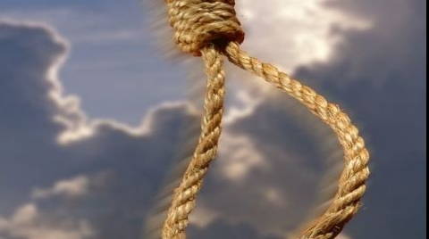Un botoşănean care îşi căuta tatăl dispărut l-a găsit în ştreang, lângă casă