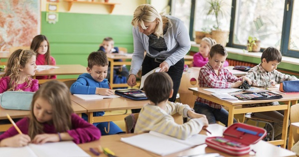 Încep înscrierile în învățământul primar