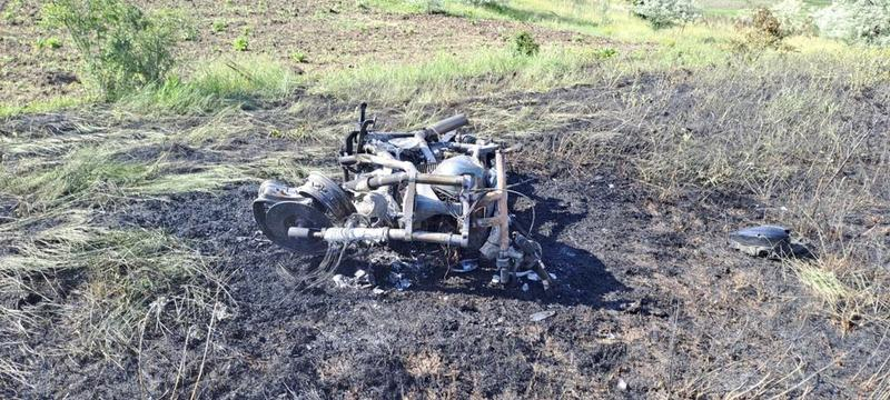 Accident violent pe DN 24, între Vaslui și Iași. O motocicletă și un autoturism au luat foc după ce s-au ciocnit: trei persoane au murit