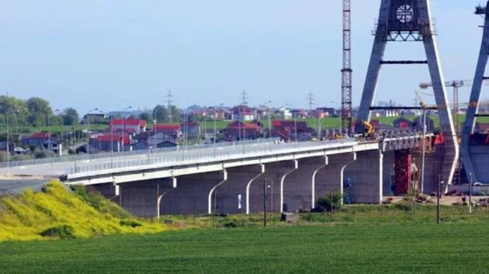 Încep reparațiile la podul de peste râul Oituz!