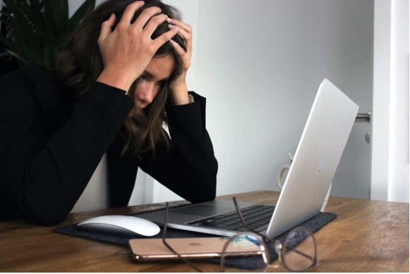 Bateria laptopului: Cum să prelungești durata de viață a bateriei laptopului tău? 