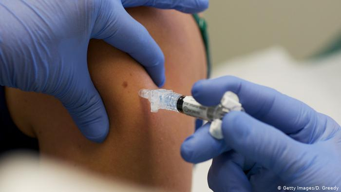 Mai puțin de jumătate din cadrele didactice din Botoșani acceptă vaccinarea