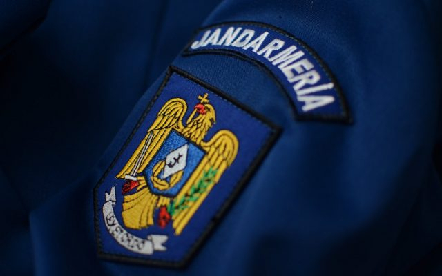 Dealer de droguri din Sectorul 4, prins în flagrant când voia să mituiască jandarmii pentru a nu fi cercetat