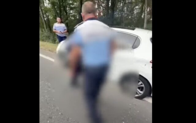 Mașină furată de față cu proprietara, în parcarea de la Mall Băneasa / Autoturismul a fost oprit de polițiști în Ciolpani