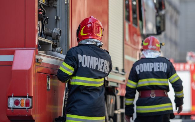 Incendiu violent la Bacău