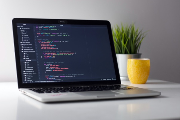 Vrei să achiziționezi un laptop second-hand? Ghidează-te după acești parametri și vei face alegerea corectă