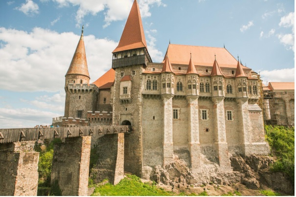 Patrimoniu cu miză mare: Conservarea culturii românești prin arhitectura cazinourilor