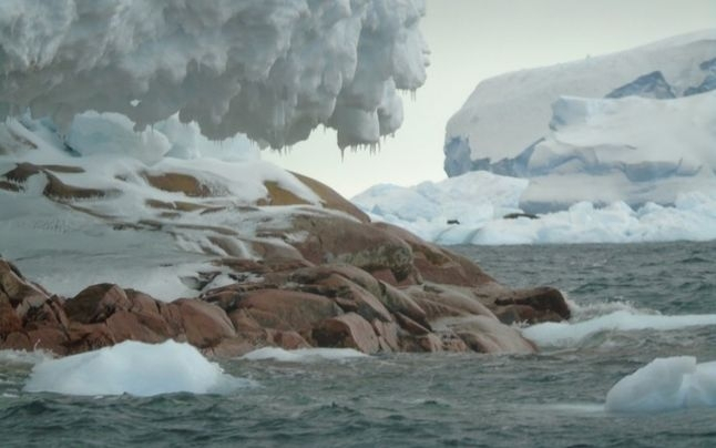 Topirea gheţii scoate la lumină noi insule din Antarctica