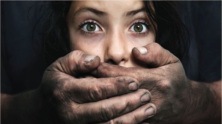 Trei bărbați, reținuți pentru trafic de minori după ce au forțat o fată de 13 ani să se prostitueze