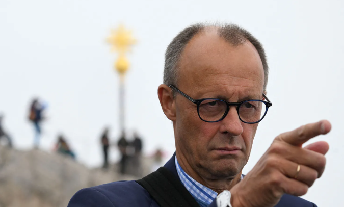 Reducerea contribuțiilor sociale pentru angajați și scăderea impozitului pe venit., primele măsuri ale noului Cancelar al Germaniei