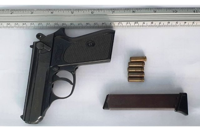 Un pistol Walther, descoperit la Vama Albiţa