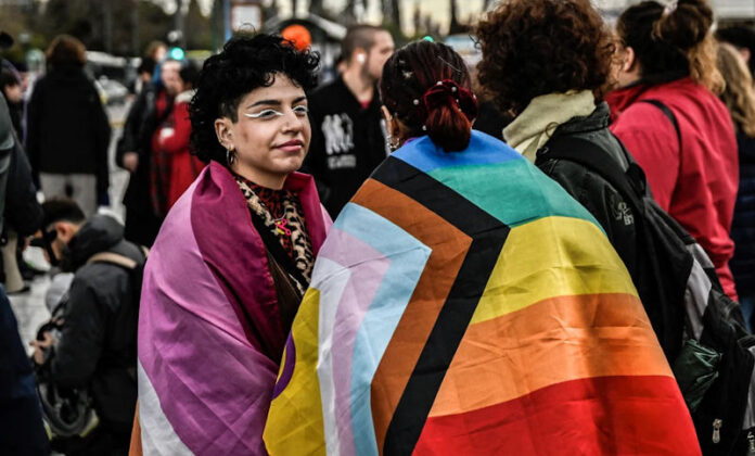 Marea Britanie | Autoritățile au găsit probleme serioase la una dintre cele mai cunoscute organizații LGBTQ+ pentru tineri