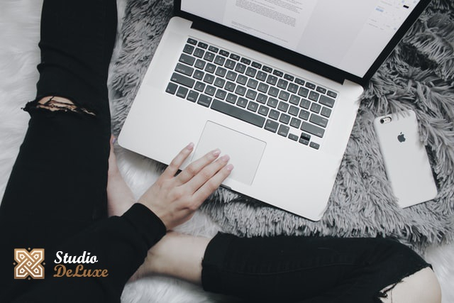 Cauti un job bine platit si serios? Te asteptam la Studio DeLuxe!