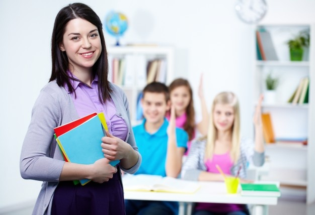 Cei  mai multi profesori din UE sunt femei. Catedrele sunt ocupate de 3,7 milioane de doamne