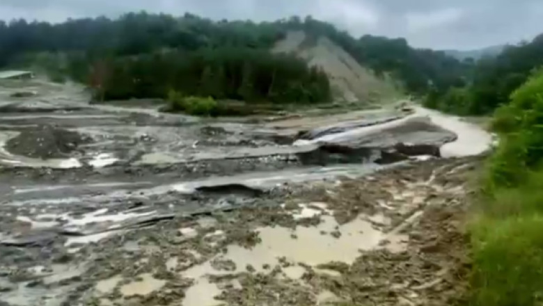 Ungaria va oferi asistență pentru reconstrucția Salinei Praid, afectată de inundații. Autorităţile locale au cerut intervenţia urgentă a Guvernului