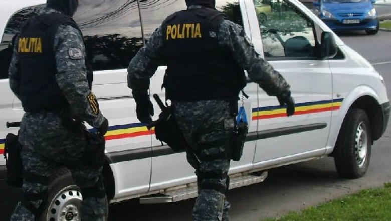 Percheziții la polițiștii corupți din Vaslui