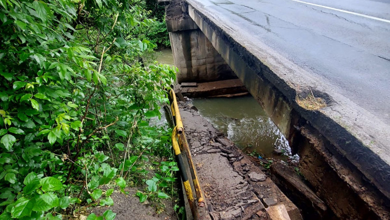 Furtuni violente în România. Un deces confirmat în Banat, un pod prăbușit în Maramureș și trafic paralizat. Autoritățile cer populației să se adăpostească urgent