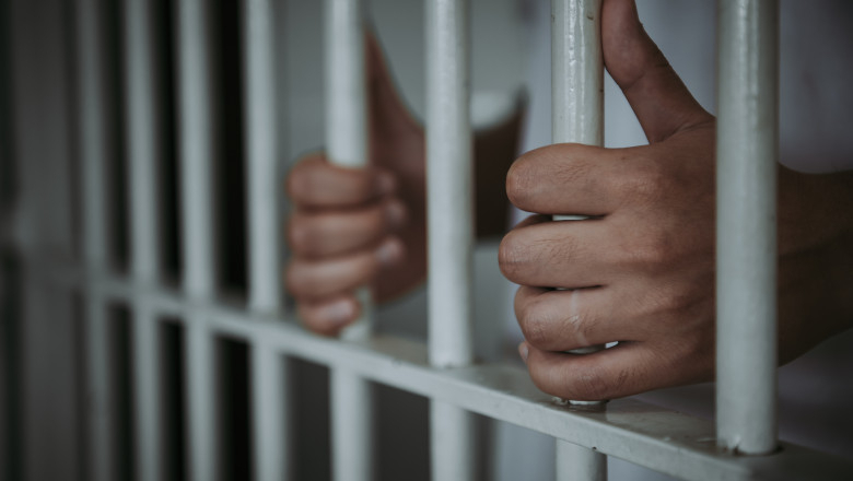  Un pușcăriaș din Botoșani, condamnat pe viață pentru crime și o evadare