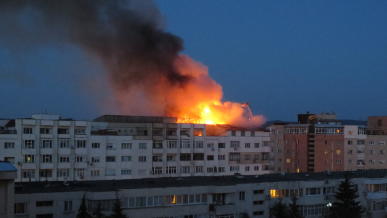 Un băcăuan a ars de viu în casă