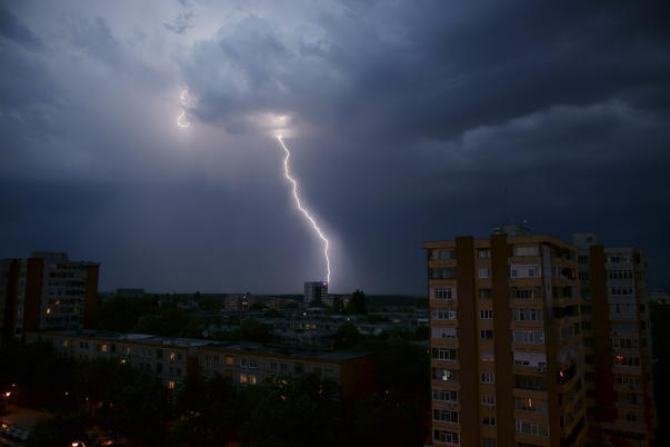 Europa sub asediul ciclonului mediteranean. Cod roșu de furtuni și vijelii: Ce spun meteorologii despre România