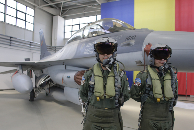 România s-a integrat perfect în „ecosistemul F-16”. Aviația militară română, singura din Europa unde se antrenează piloți de F-16. În lume doar SUA ne depășesc
